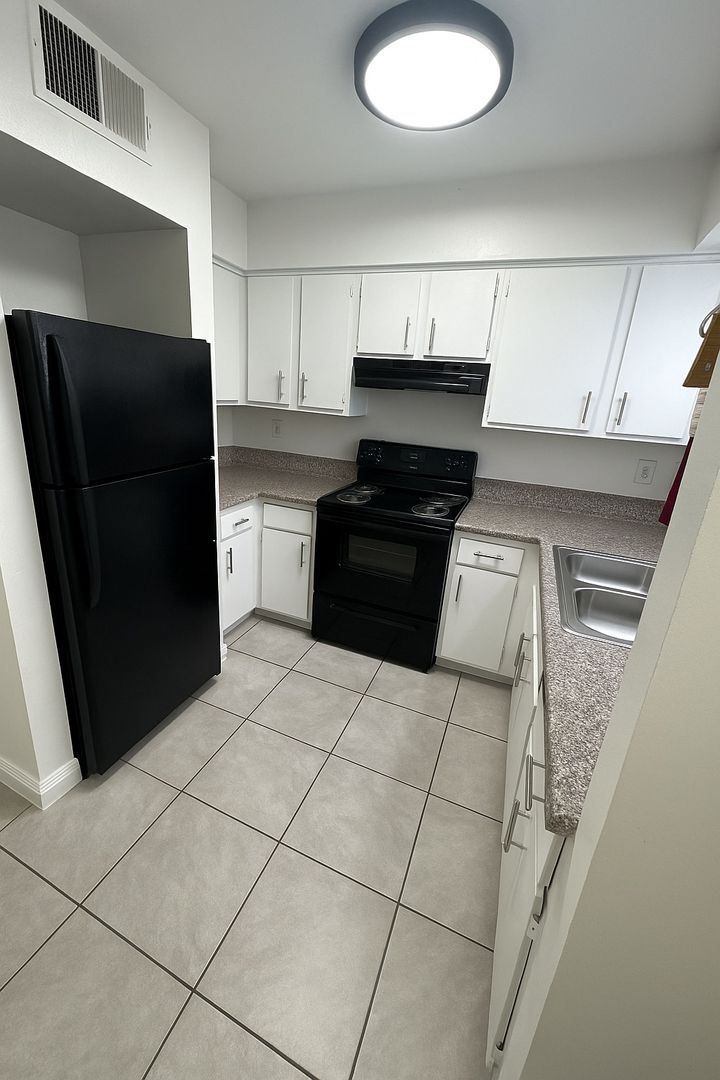 Leesburg Condo: 1195 Bentley Road