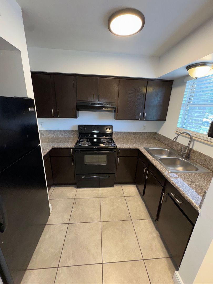 Leesburg Condo: 1193 Bentley Road