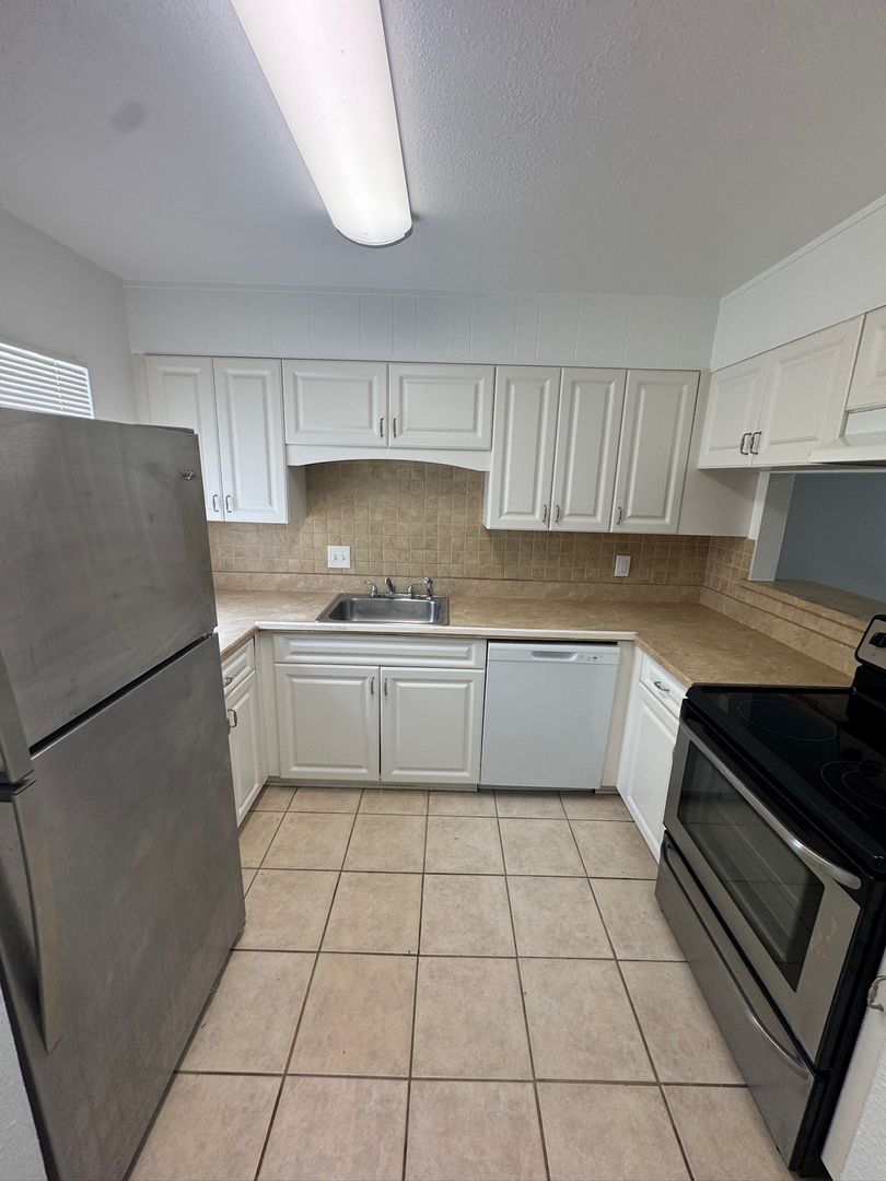 Ocala Condo: 1714 NE 3rd Street