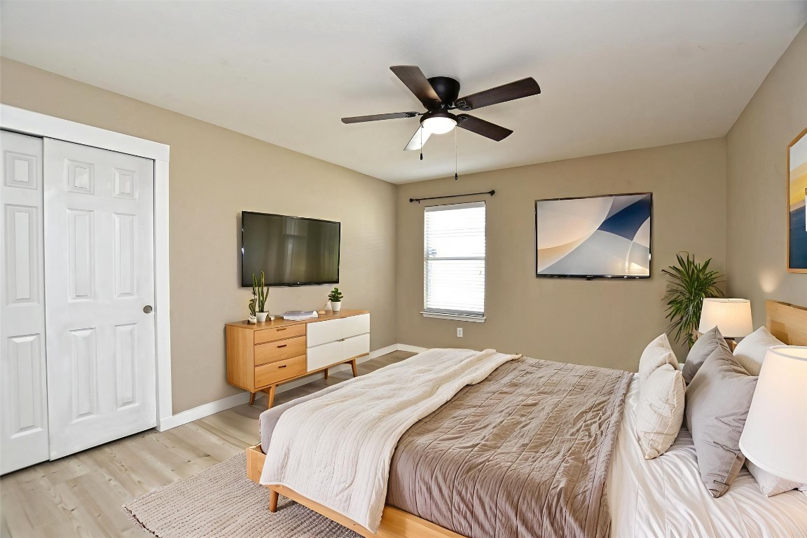 Leander Condo: 537 MacKenzie Way