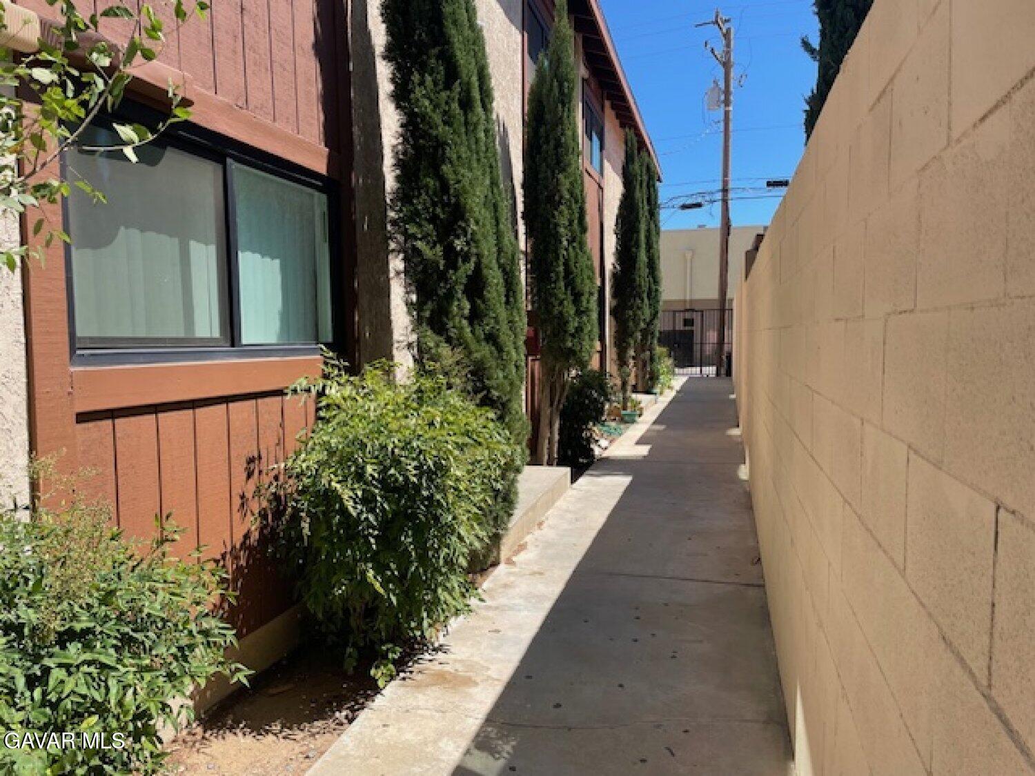 Palmdale Condo: 324 East Ave Q7