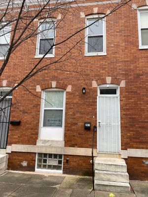 Baltimore Townhome: 2611 W Fairmount Ave