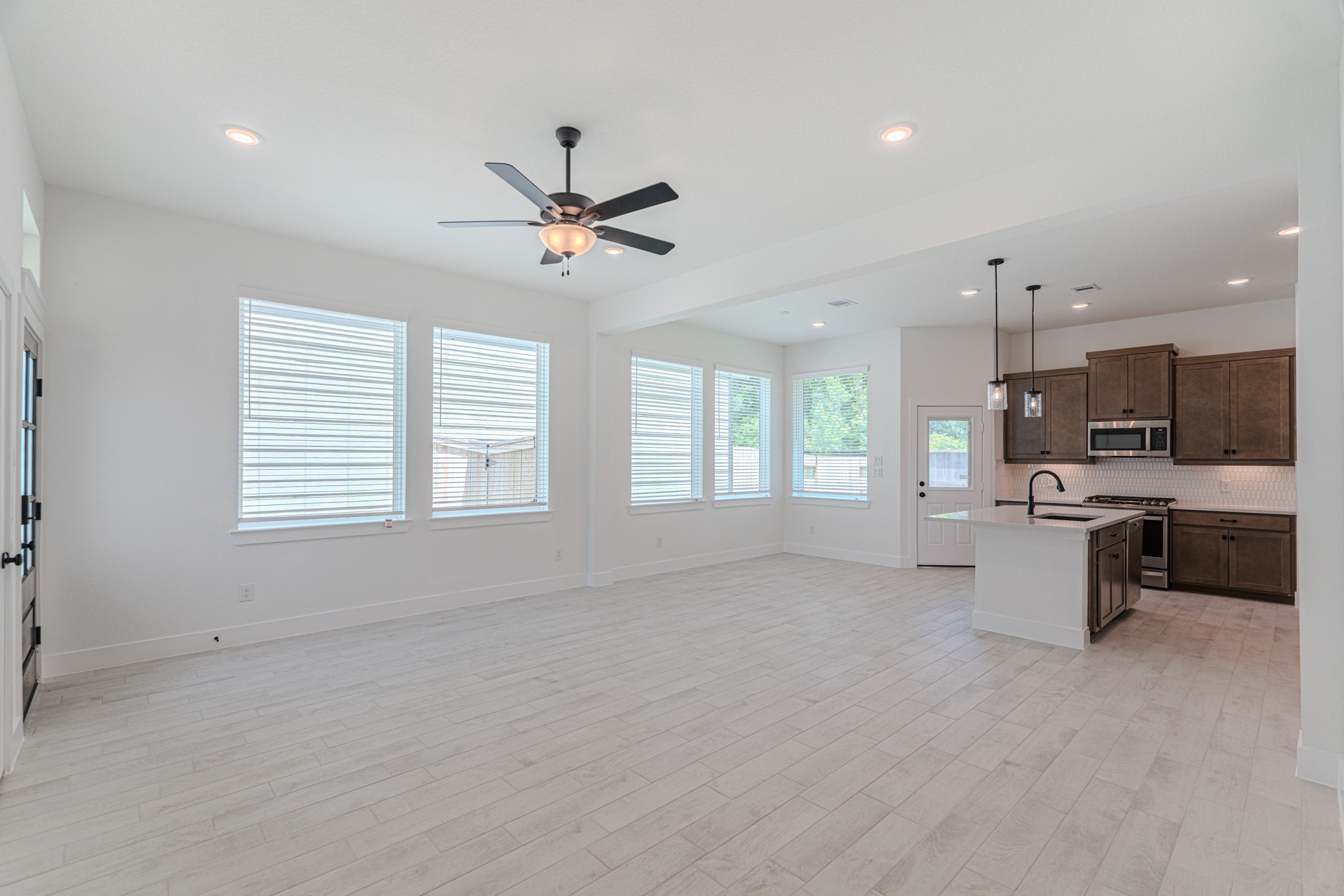 Willis Condo: 152 Red Cascade Trail