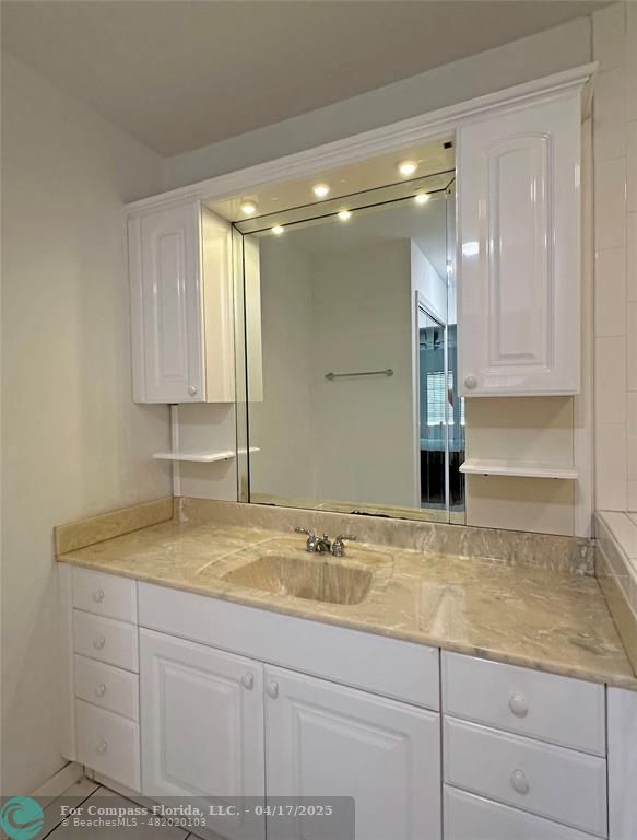 Fort Lauderdale Condo: 6485 Bay Club Drive