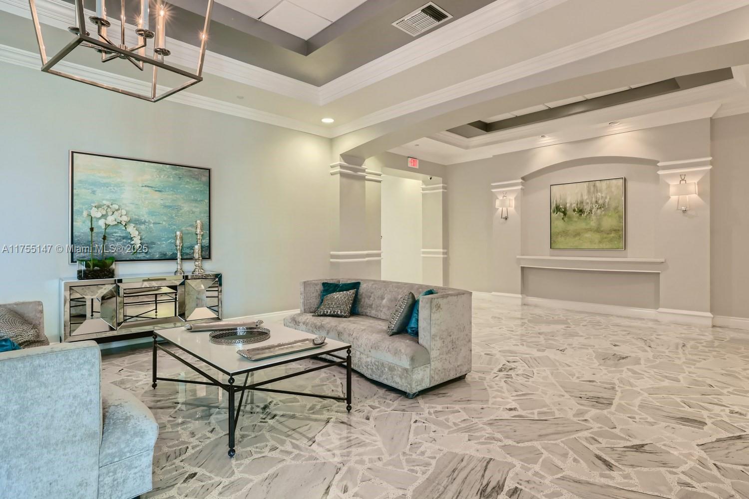 Hollywood Condo: 2501 South Ocean Drive