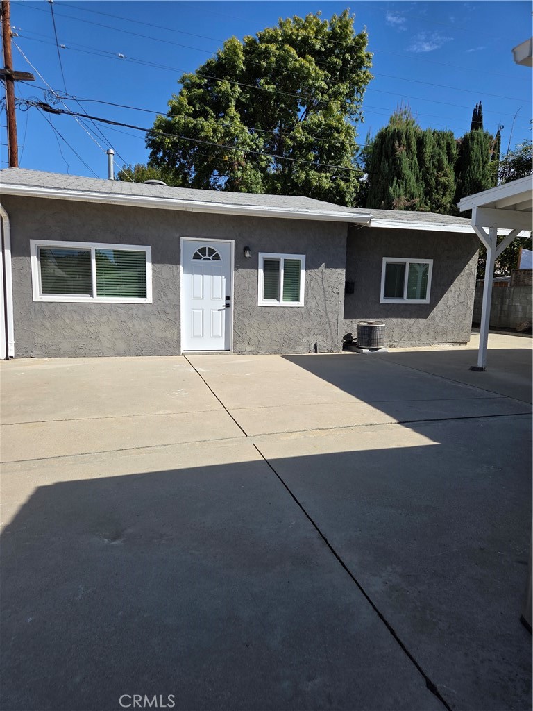 Reseda Condo: 6956 Wystone Avenue