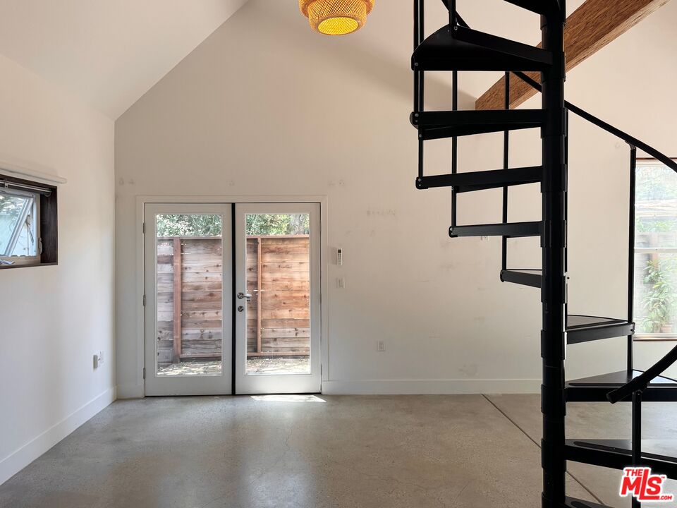 South Pasadena Condo: 904 1/2 Monterey Road
