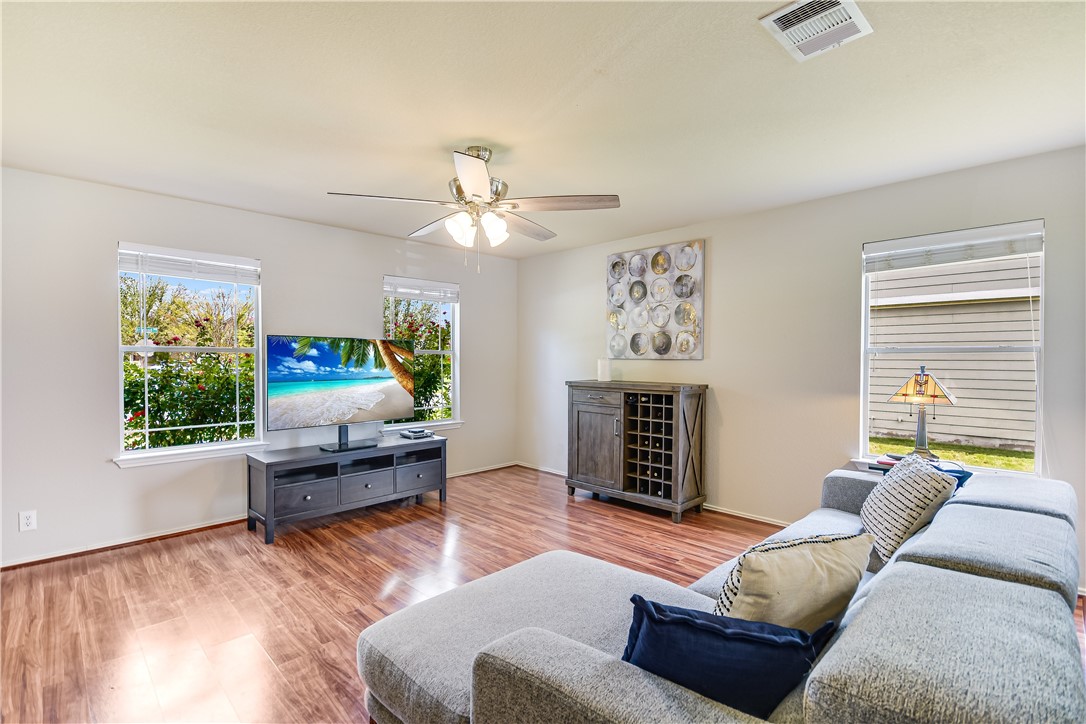 Round Rock Condo: 513 Freeland Path