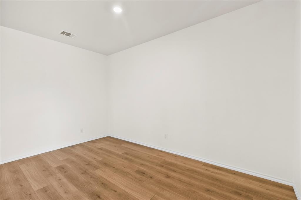 Aubrey Condo: 936 Alton Drive