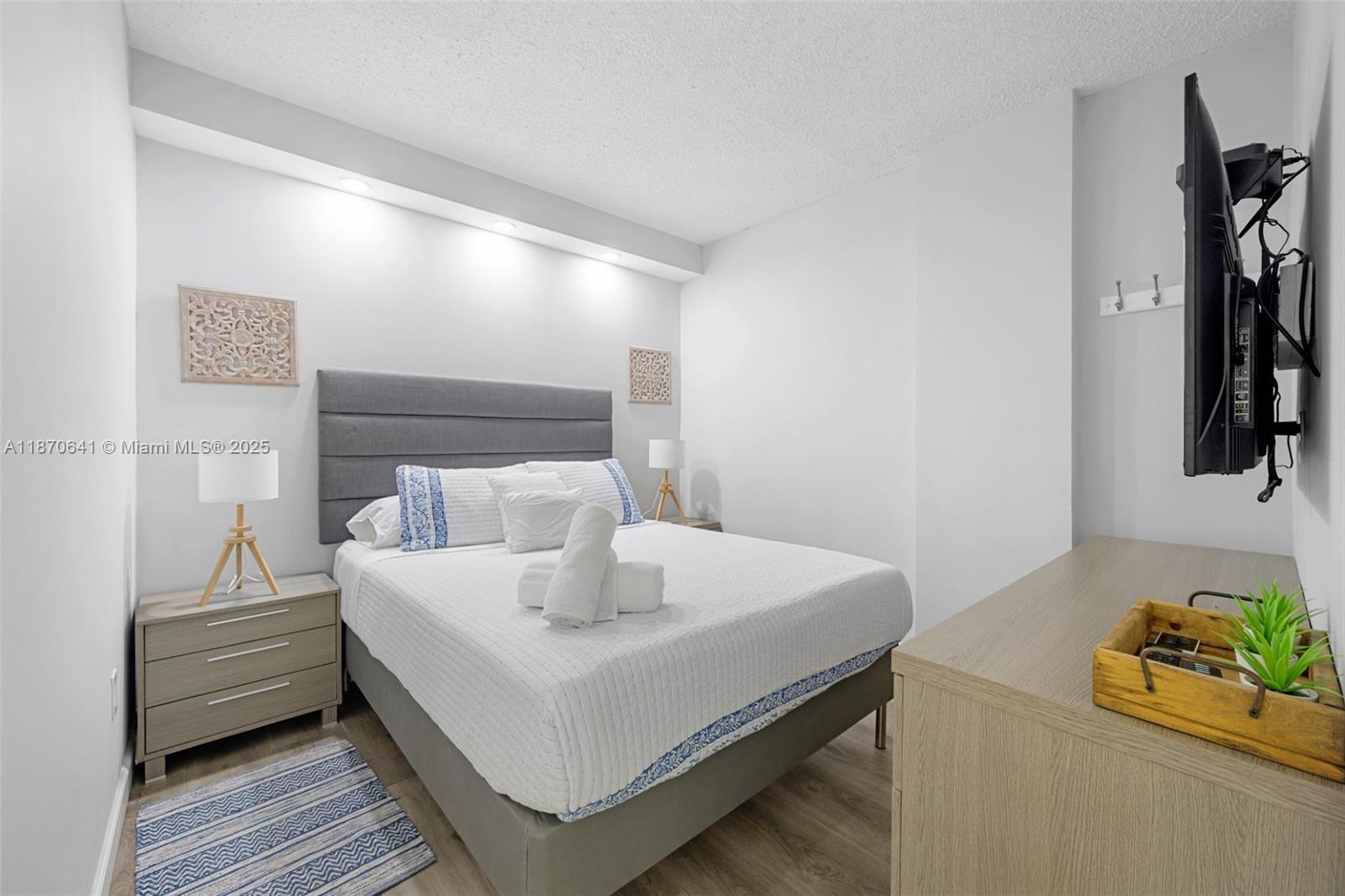 Sunny Isles Beach Condo: 19370 Collins Avenue