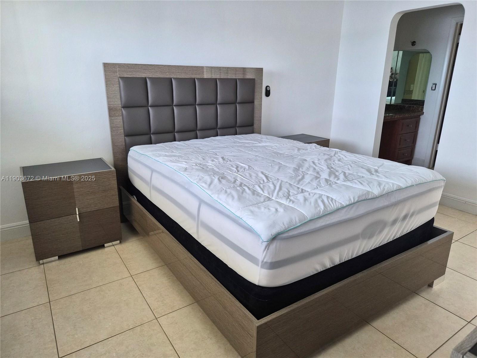 Aventura Condo: 2910 Point E Drive