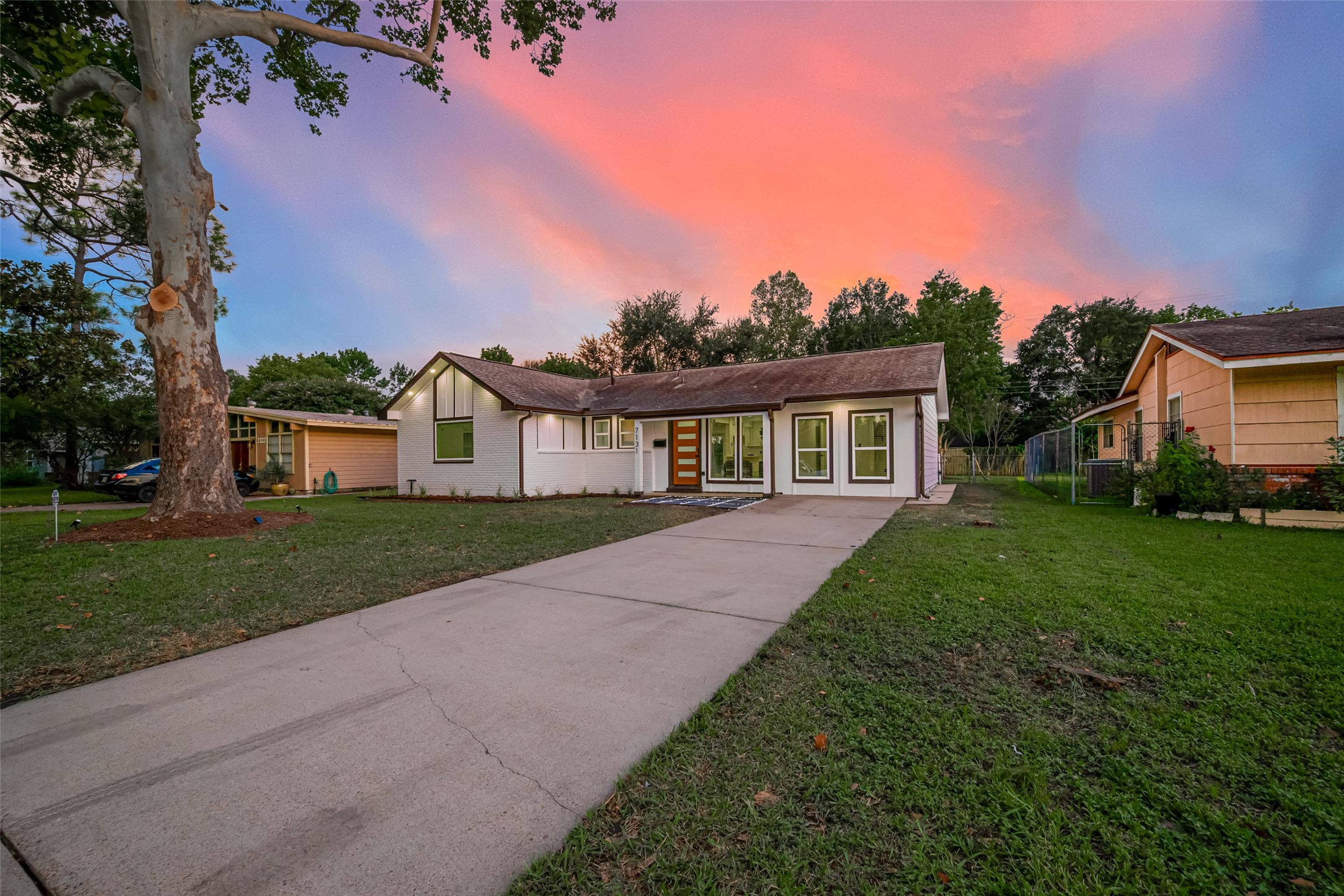 Houston Condo: 7131 Mobud Drive