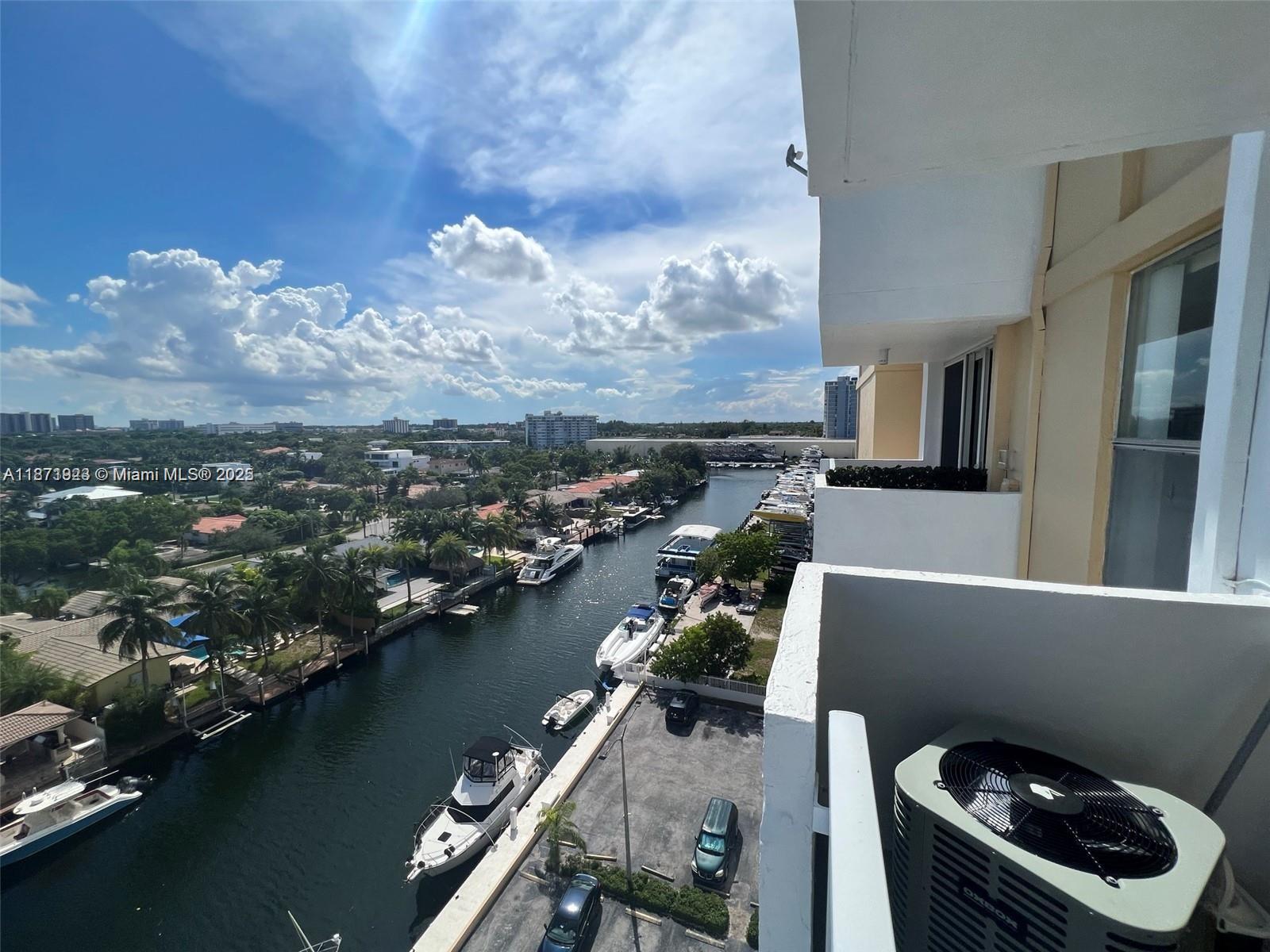 North Miami Condo: 2000 Northeast 135th Street