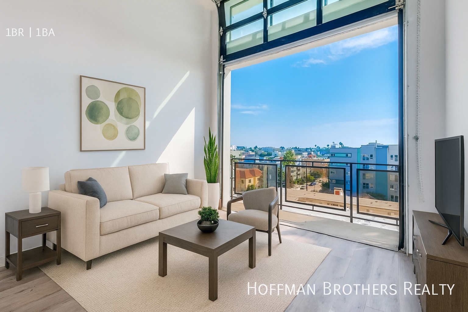 Los Angeles Apartment: 3279 W San Marino St