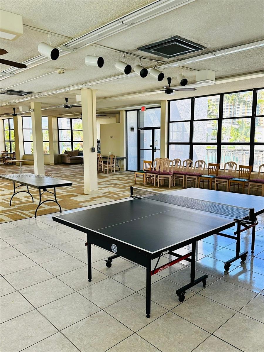 Hallandale Beach Condo: 800 Parkview Drive