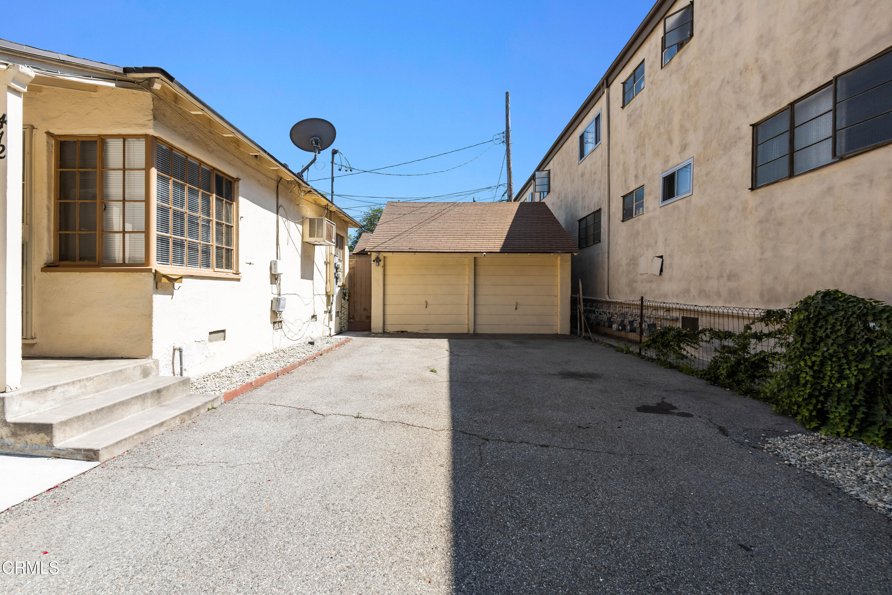 Glendale Condo: 412 Pioneer Drive