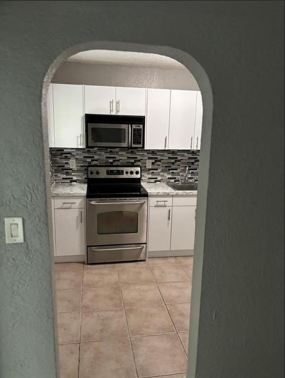 Hallandale Beach Condo: 407 Southeast 3rd Avenue