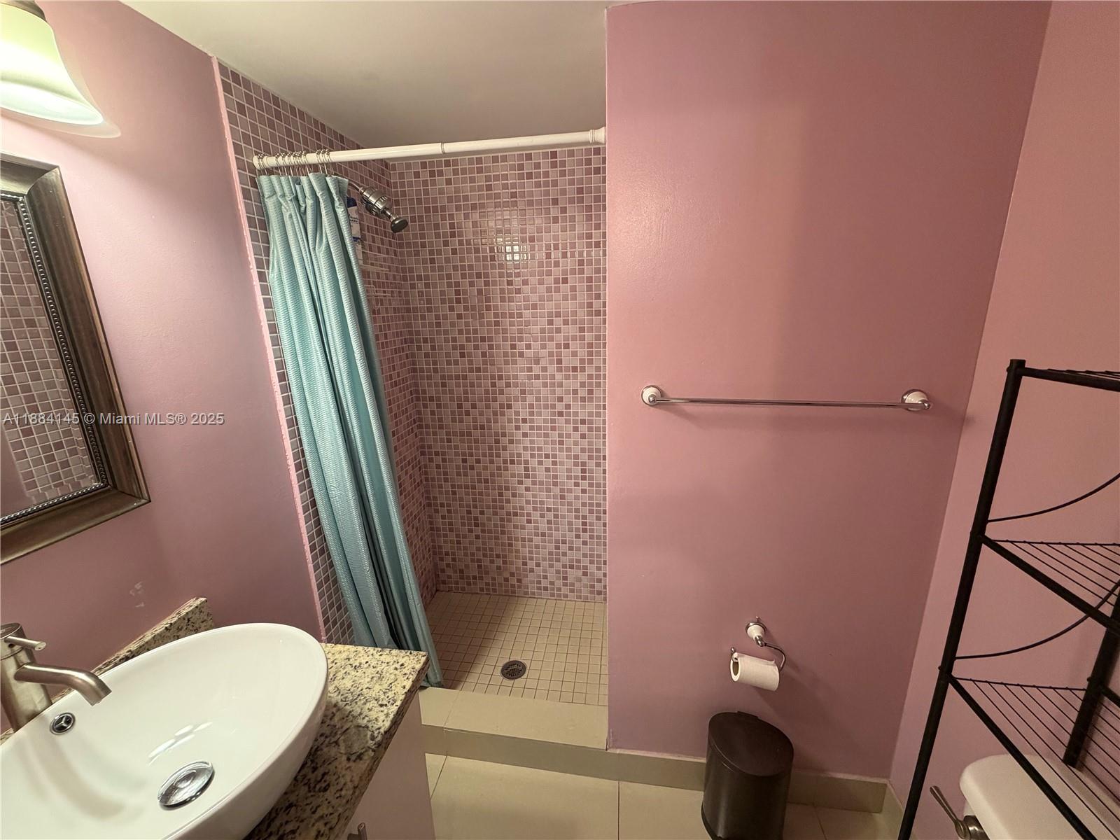 Hallandale Beach Condo: 467 Golden Isles Drive