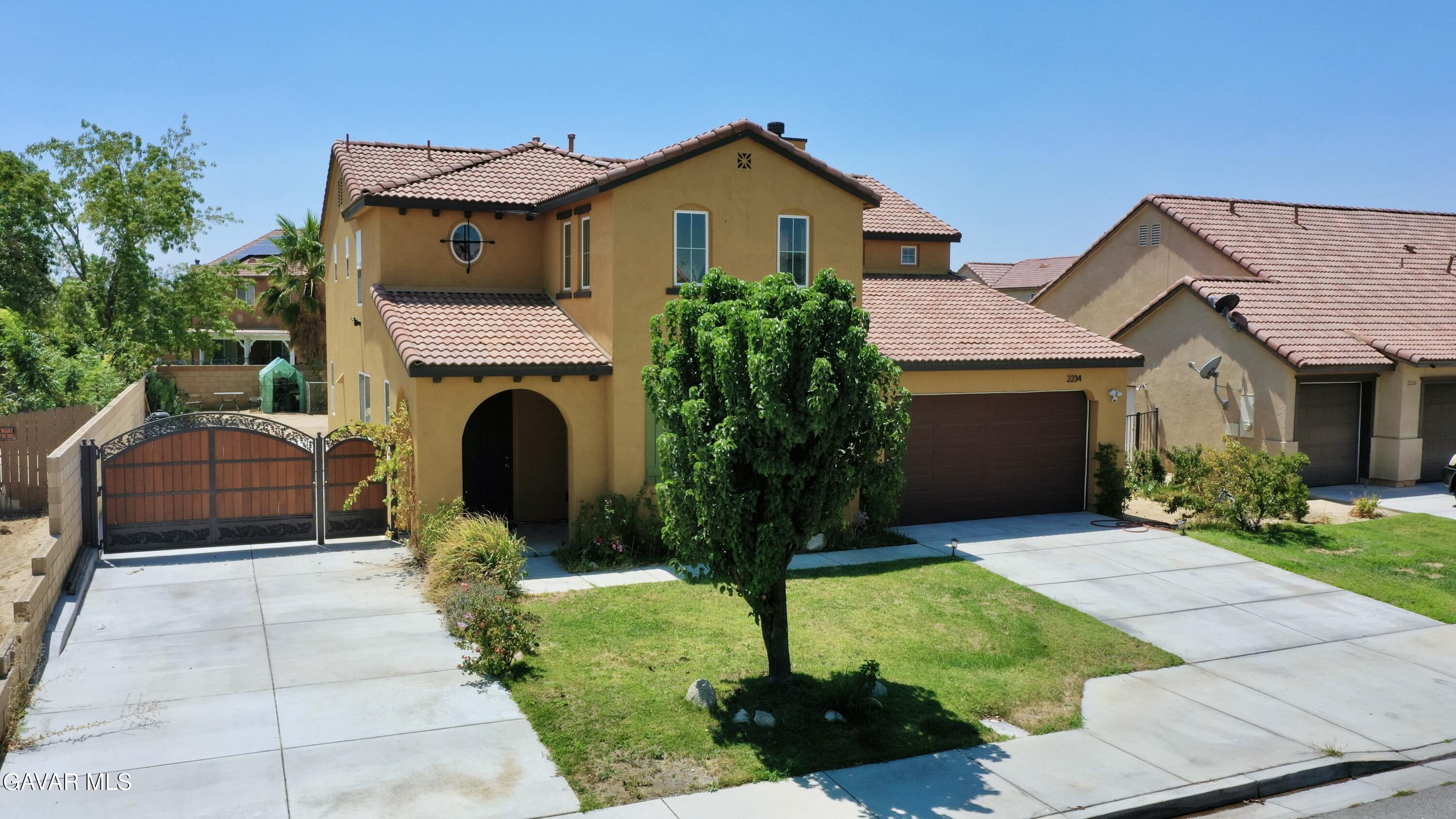 Lancaster Condo: 2234 Avenida Del Mar