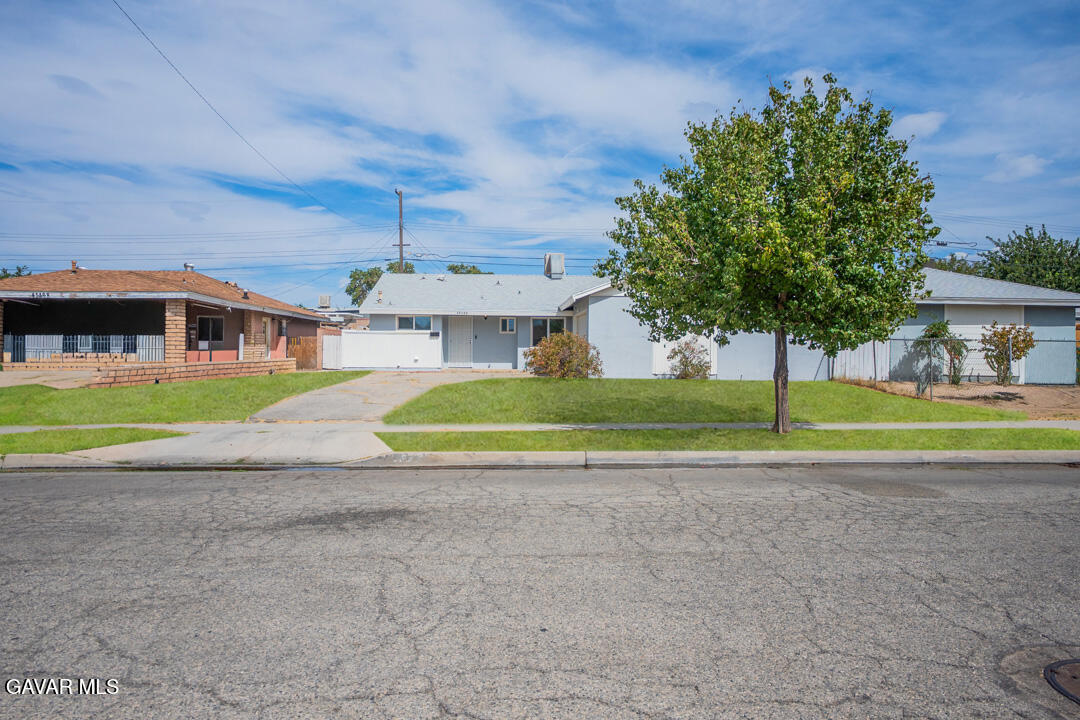 Lancaster Condo: 45462 3rd Street East