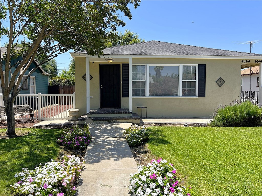 Riverside Condo: 4544 Edgewood Place