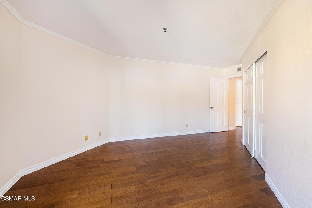 Oak Park Condo: 5744 Oak Bend Lane