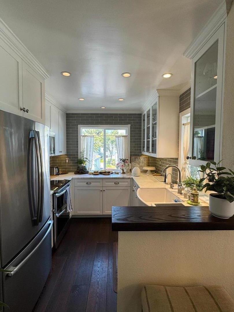 Redwood City Condo: 767 Port Walk Place