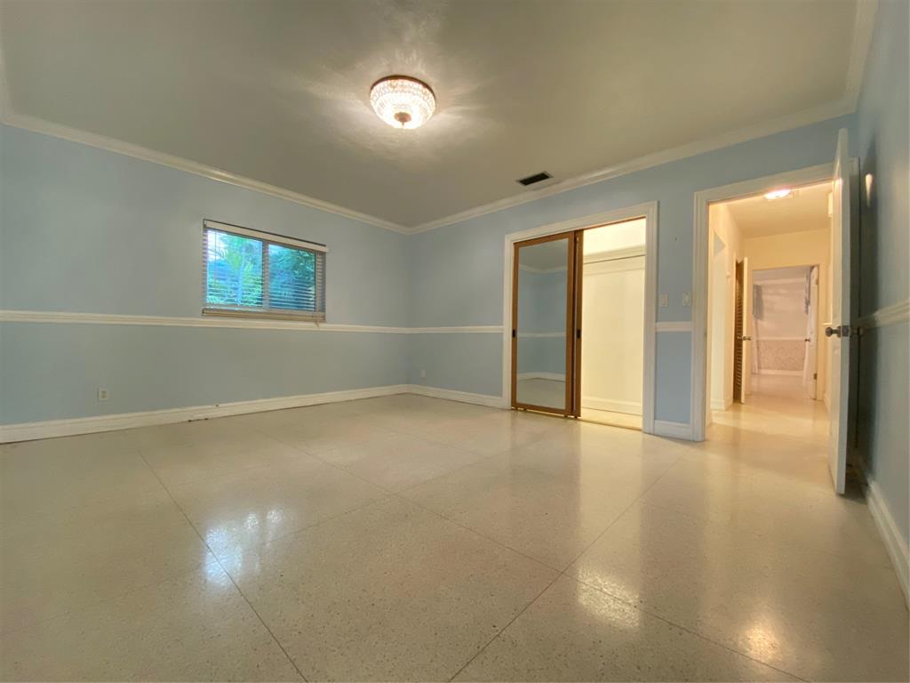 Hollywood Condo: 1049 Van Buren Street
