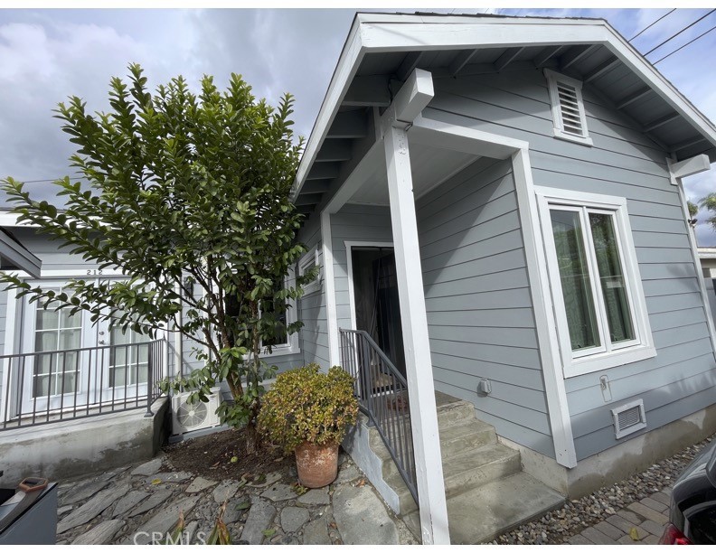 Fullerton Condo: 212 North Cornell Avenue