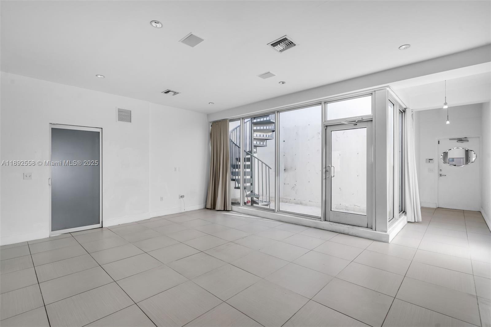 Miami Beach Condo: 229 8th Street