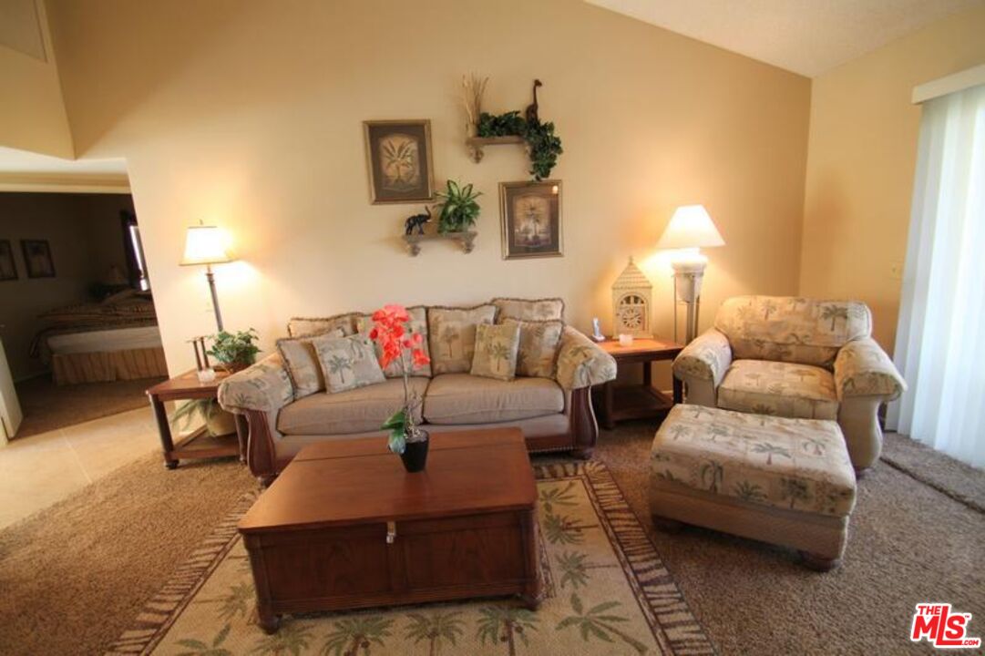 Palm Desert Condo: 40420 Bay Hill Way