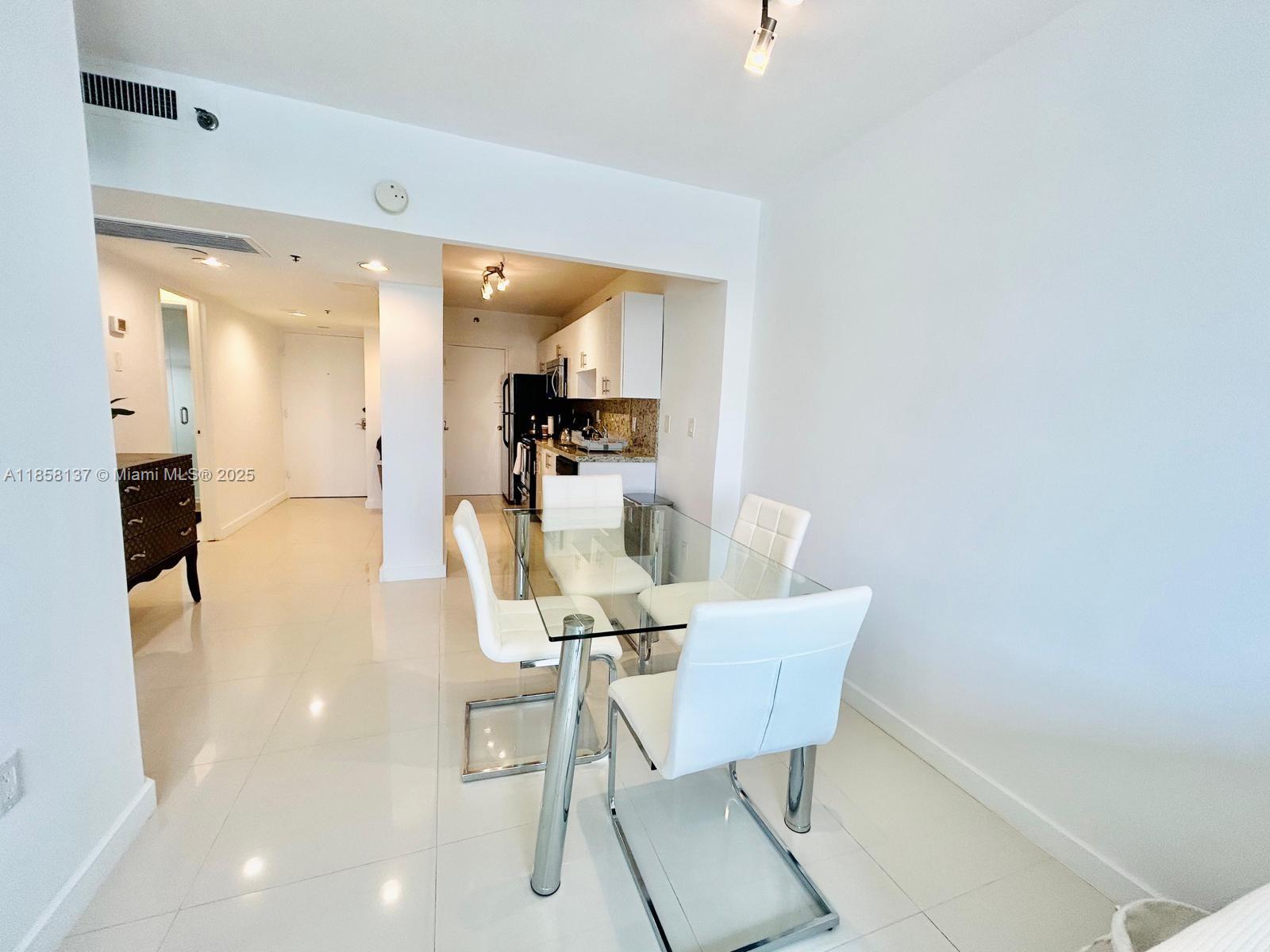 Miami Beach Condo: 100 Lincoln Road