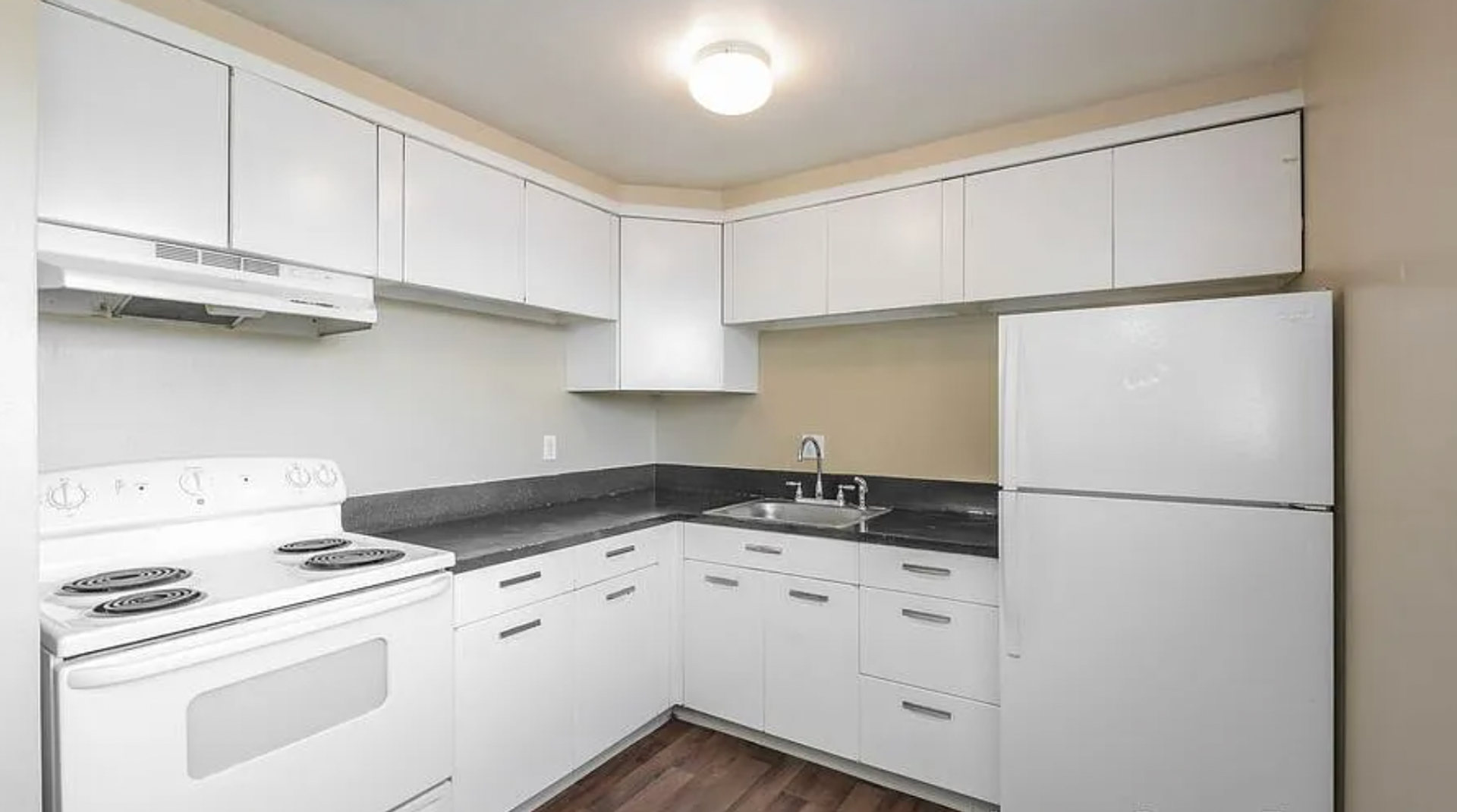 Lakewood Apartment: 1675 N Upham St