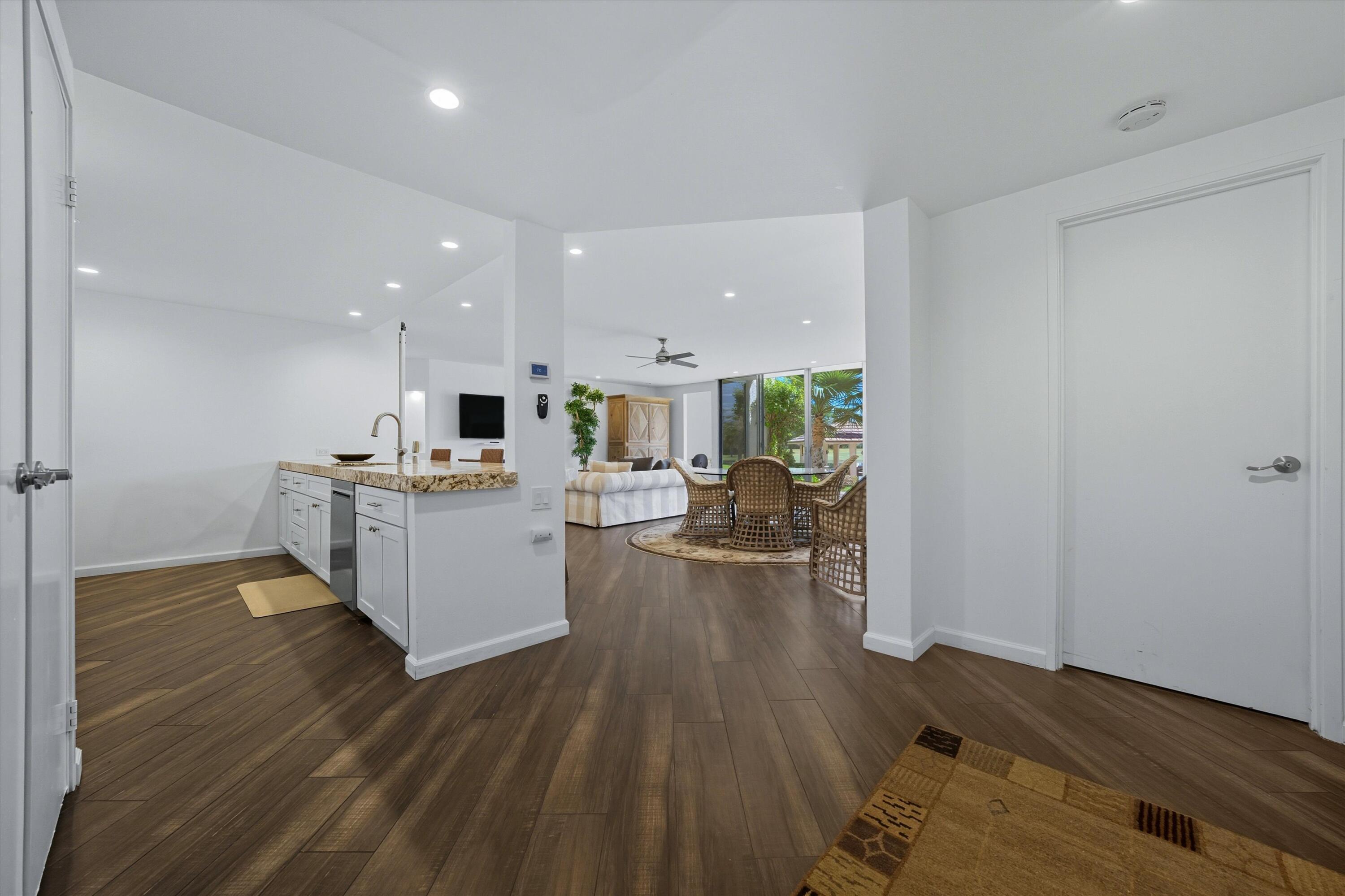 Rancho Mirage Condo: 900 Island Drive