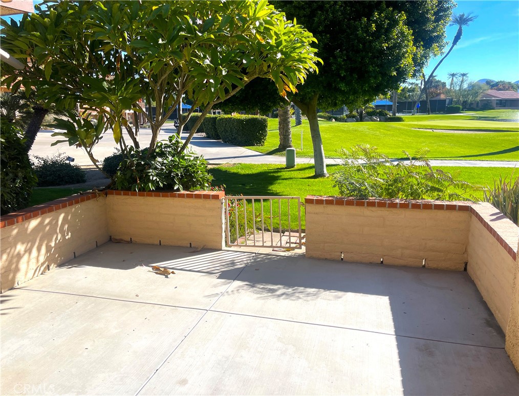 Rancho Mirage Condo: 23 Sunrise Drive