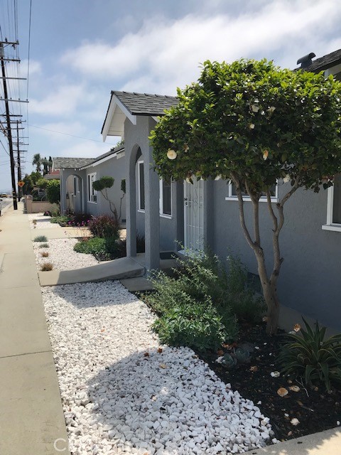 San Pedro Condo: 1055 West 7th Street