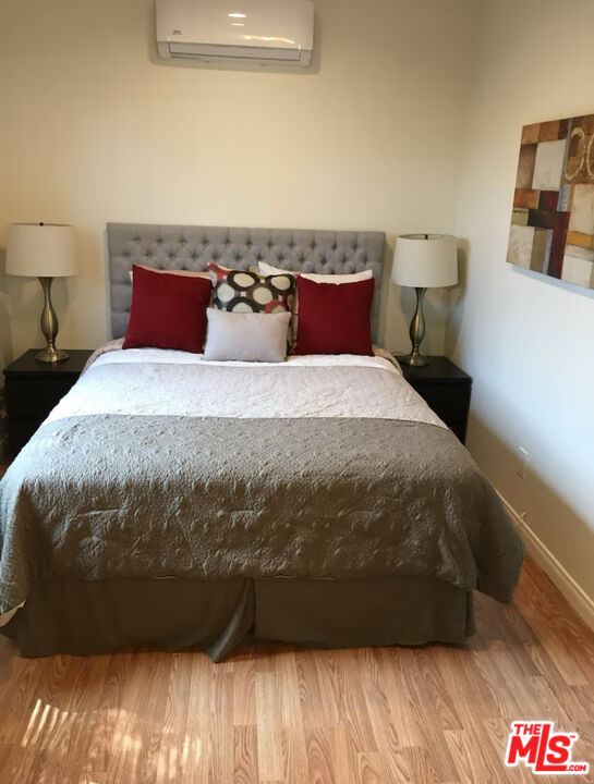 North Hollywood Condo: 5948 Colfax Avenue