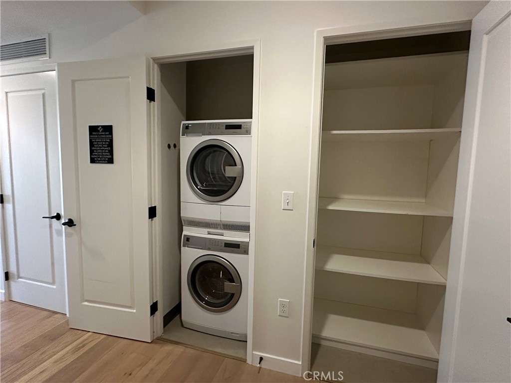 Los Angeles Condo: 1050 South Grand Avenue