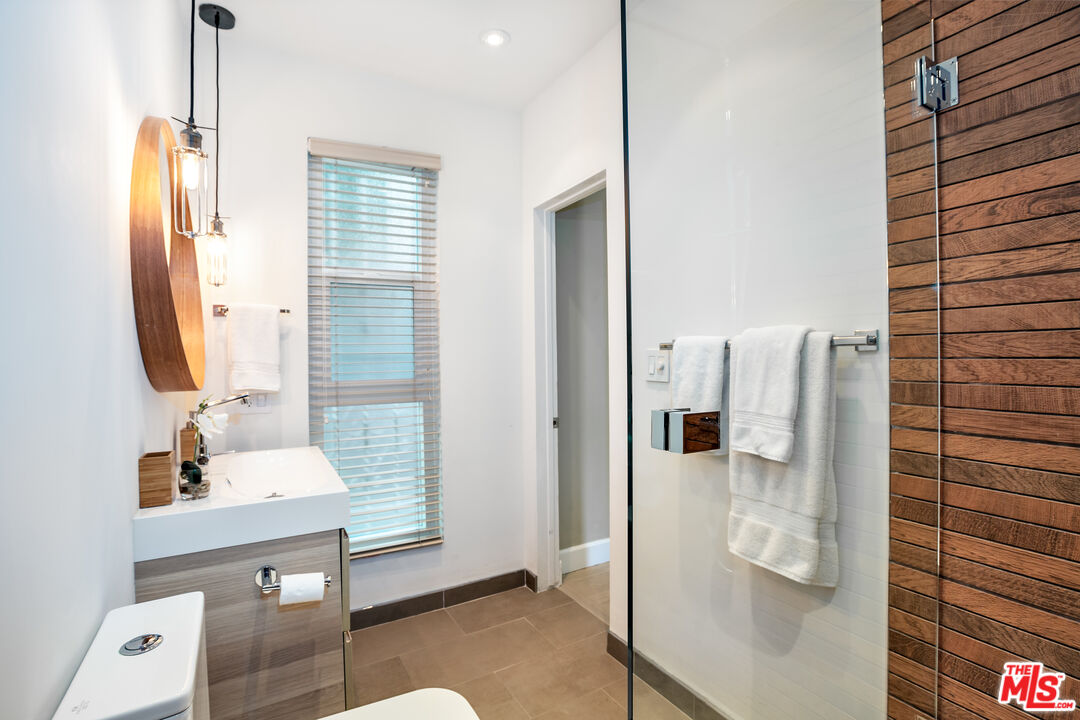 West Hollywood Condo: 874 Hammond Street