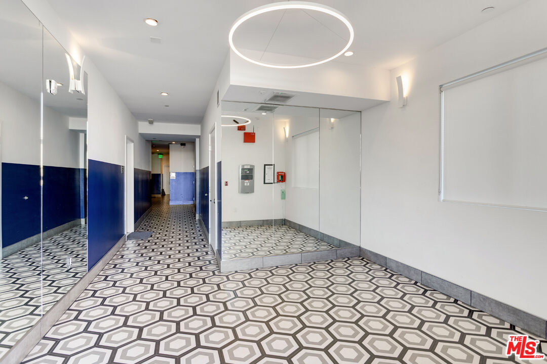 Los Angeles Condo: 1431 Armacost Avenue