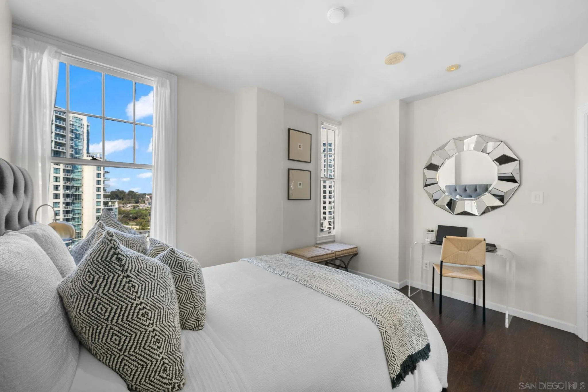 San Diego Condo: 702 Ash Street
