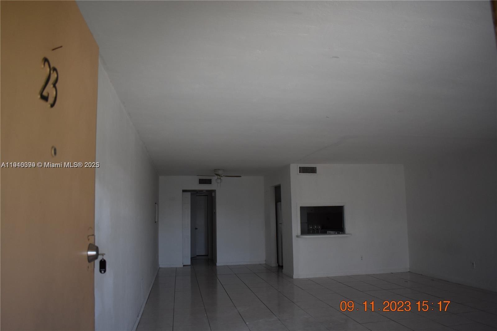 North Miami Condo: 1885 Northeast 121st Street