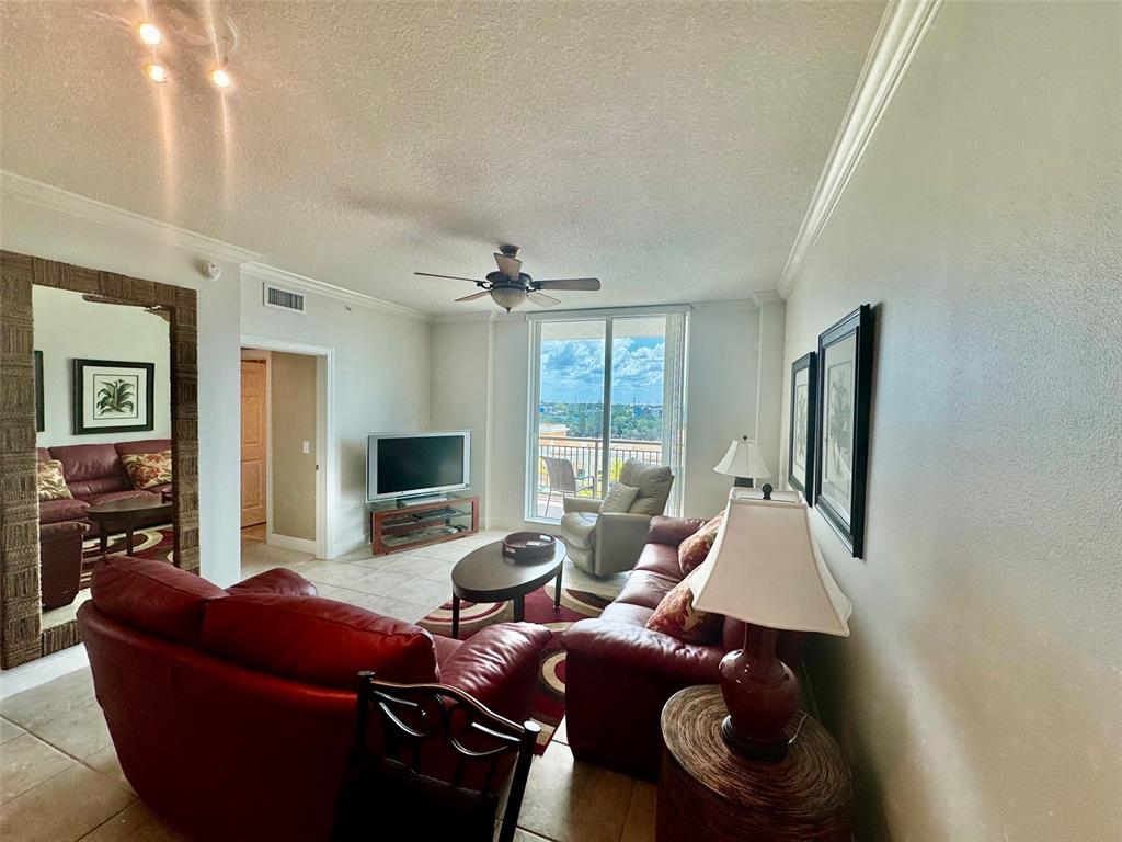 Sarasota Condo: 800 North Tamiami Trail