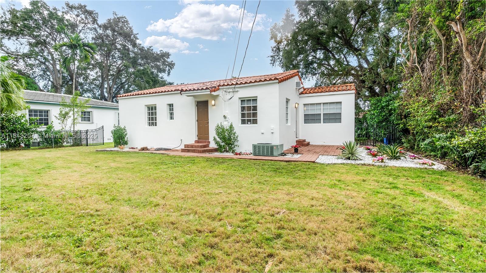 Coral Gables Condo: 49 Alcantarra Avenue