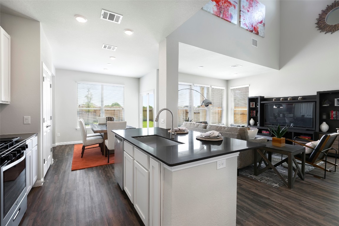 Georgetown Condo: 104 Arches Way