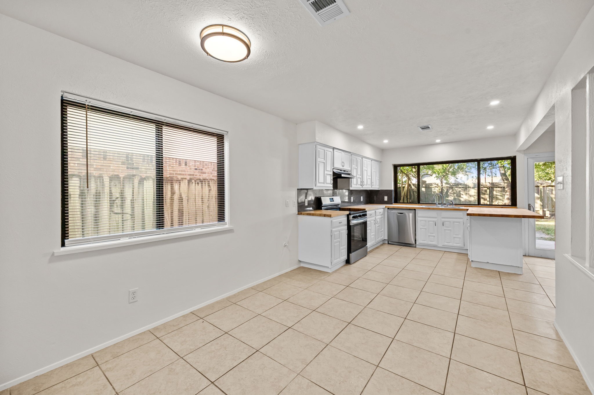 Houston Condo: 16610 Carbridge Drive