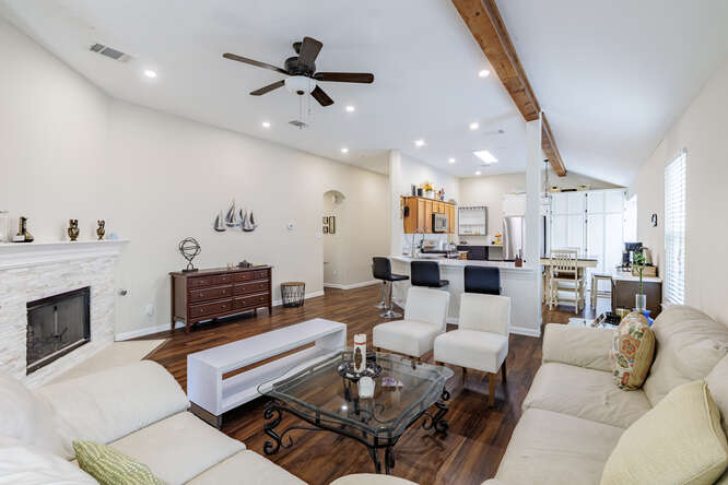 Round Rock Condo: 213 Chandler Crossing Trail