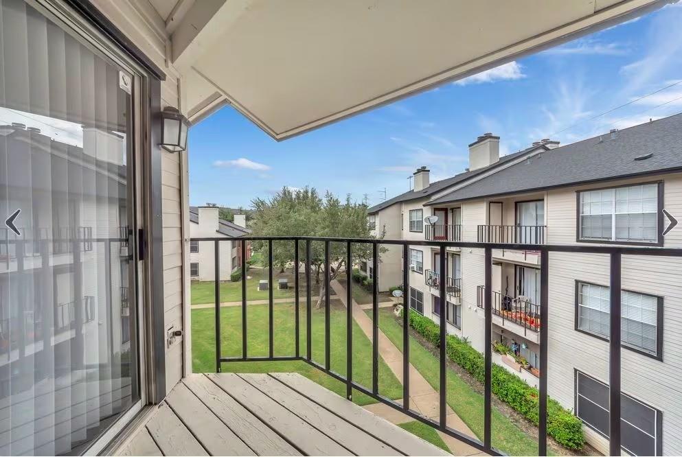 Dallas Condo: 11050 Woodmeadow Parkway