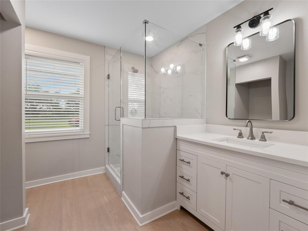 Anna Condo: 421 South Interurban Street