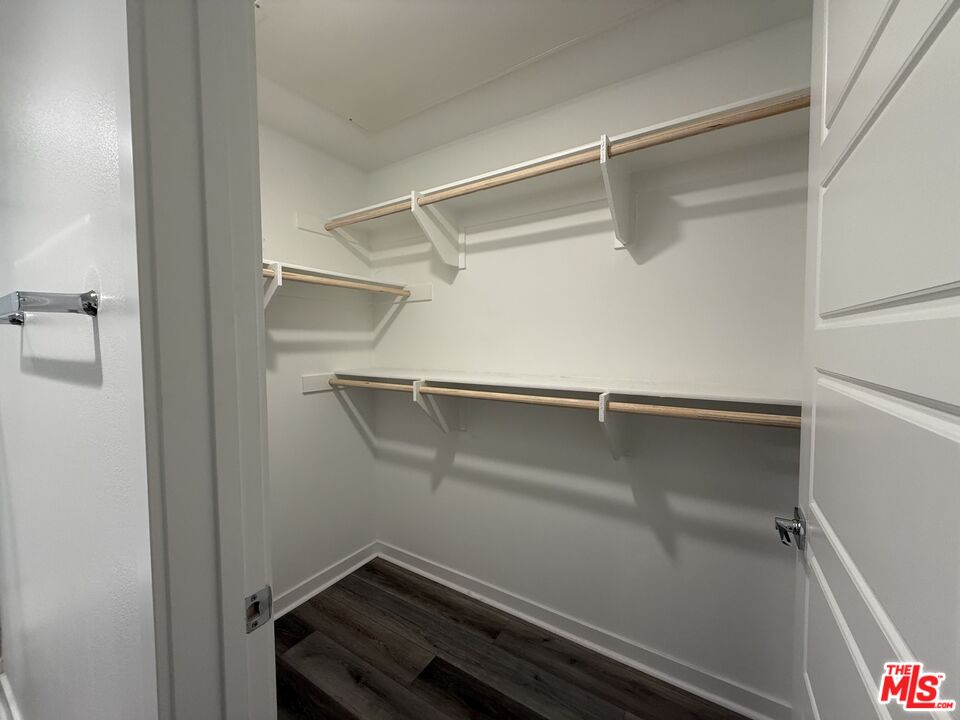 Los Angeles Condo: 2931 1/2 Denby Avenue